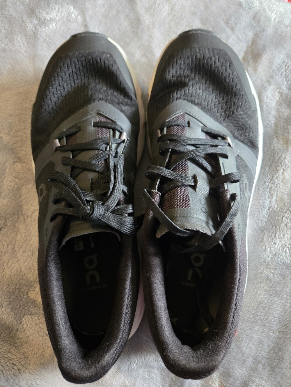 On Women's Speedboard Black/White Sneakers Size 10 View 6